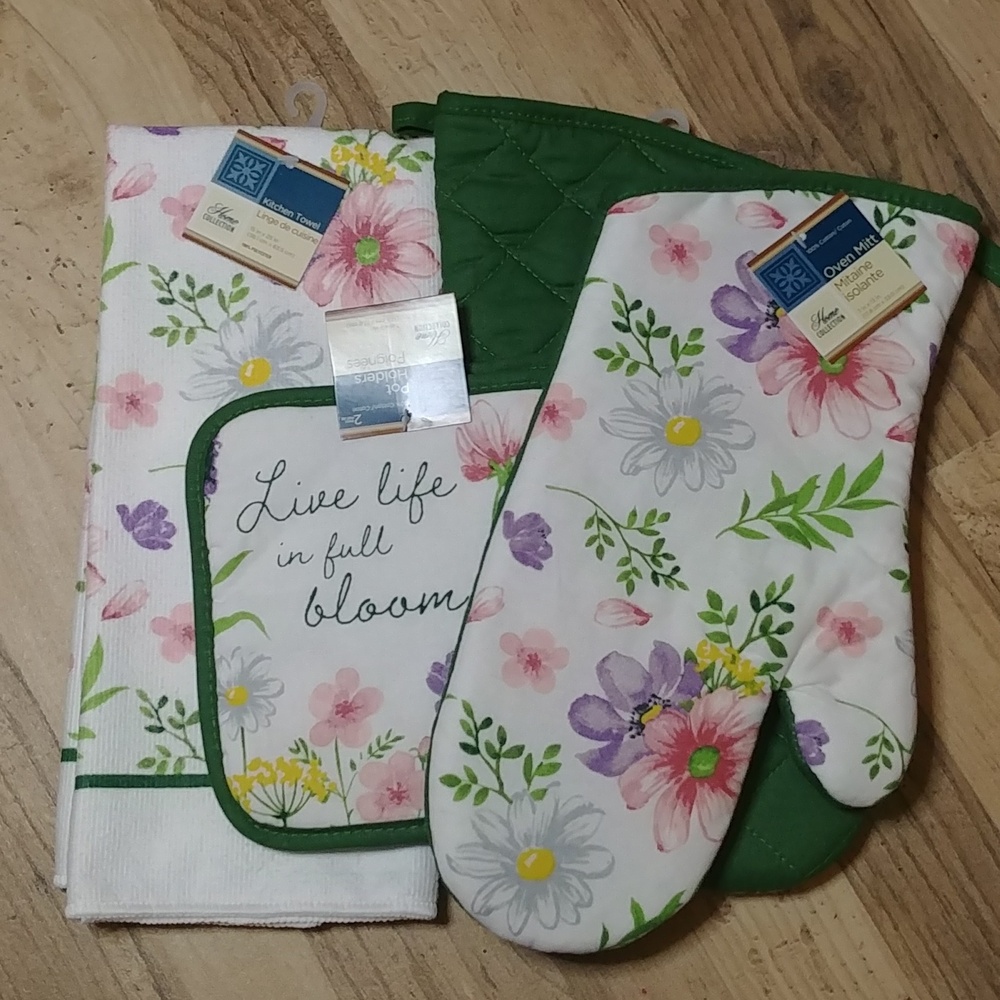 NWT Live Life in Full Bloom Floral Oven Mitt Set - 4pcs